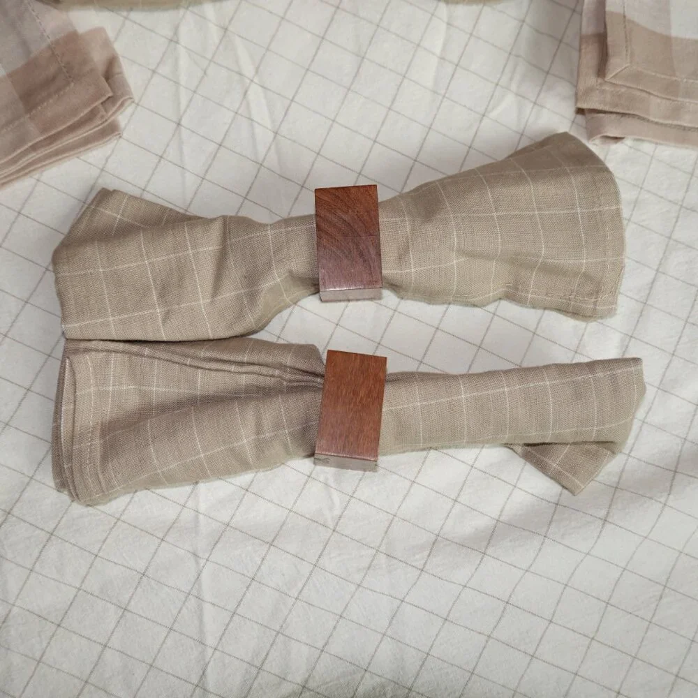 Martha Stewart Round Tablecloth + 8 Cloth Napkins + 4 Wooden Napkin Holders